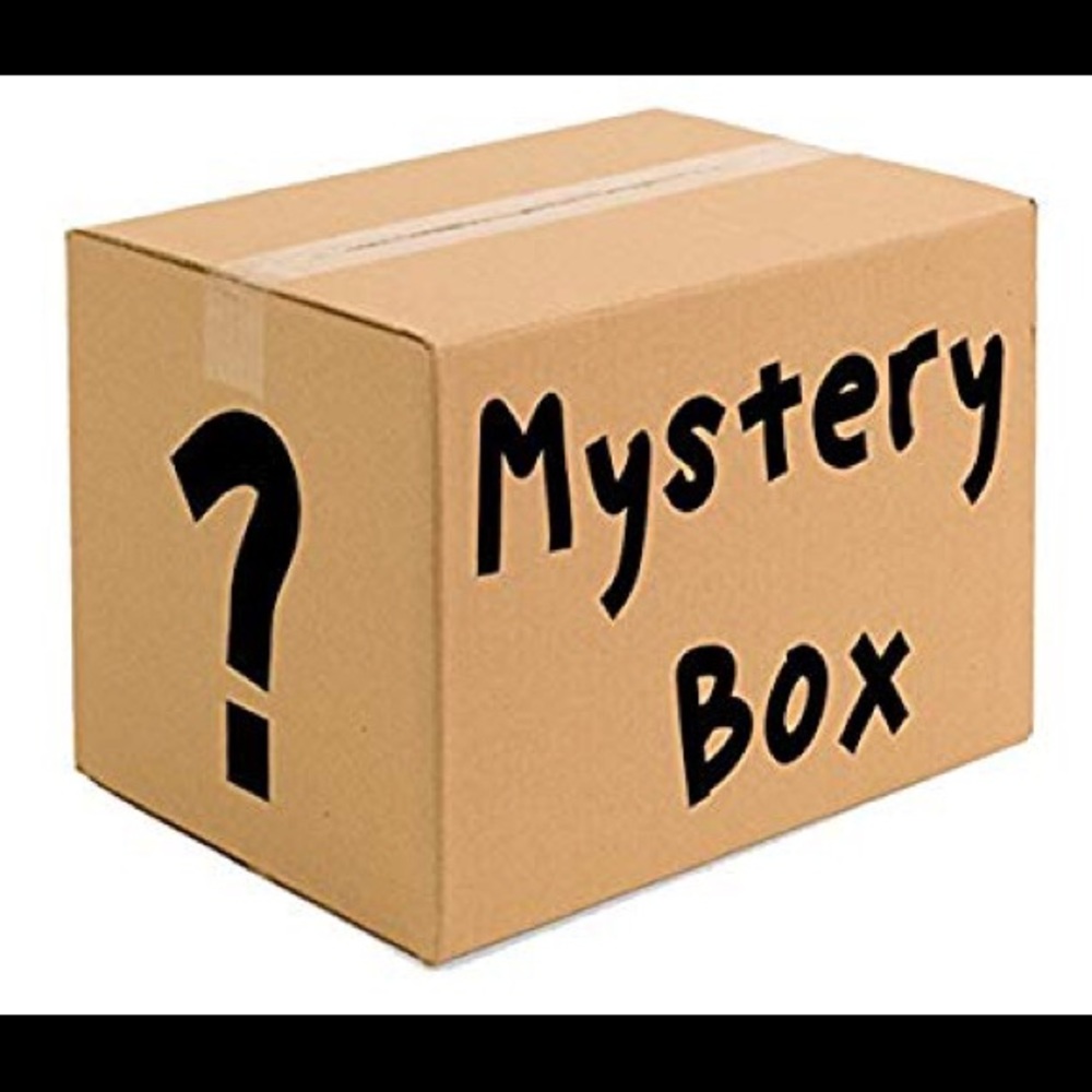 MYSTERY BOX OF BLOUSES